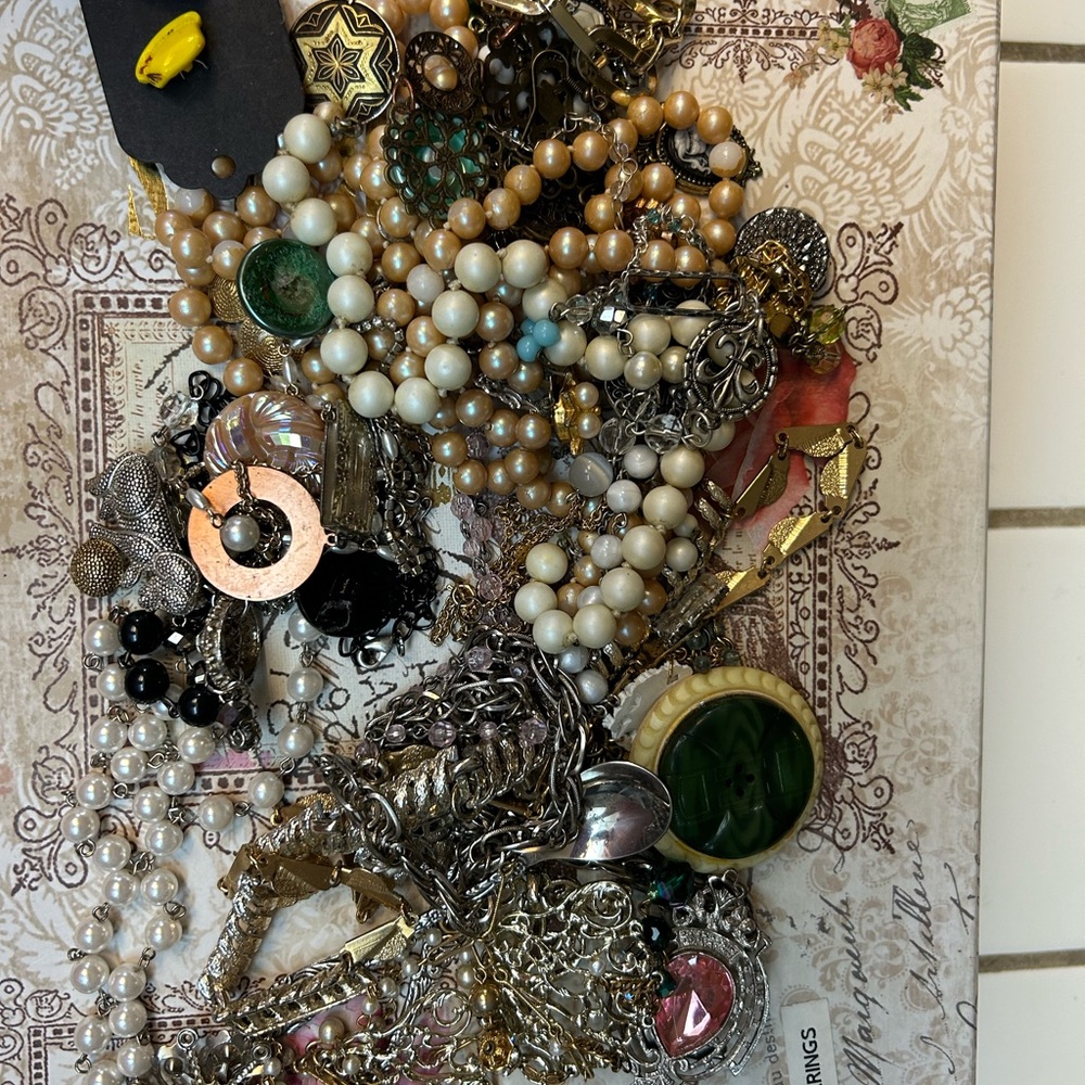 HUGE BAG OF JEWELRY BITS AND BOBS FOR REPAIR OR CRAFTS